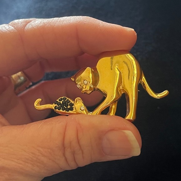 Cat and Mouse Brooch Gold Tone Rhinestone Figural Pin Jewelry - Picture 2 of 7